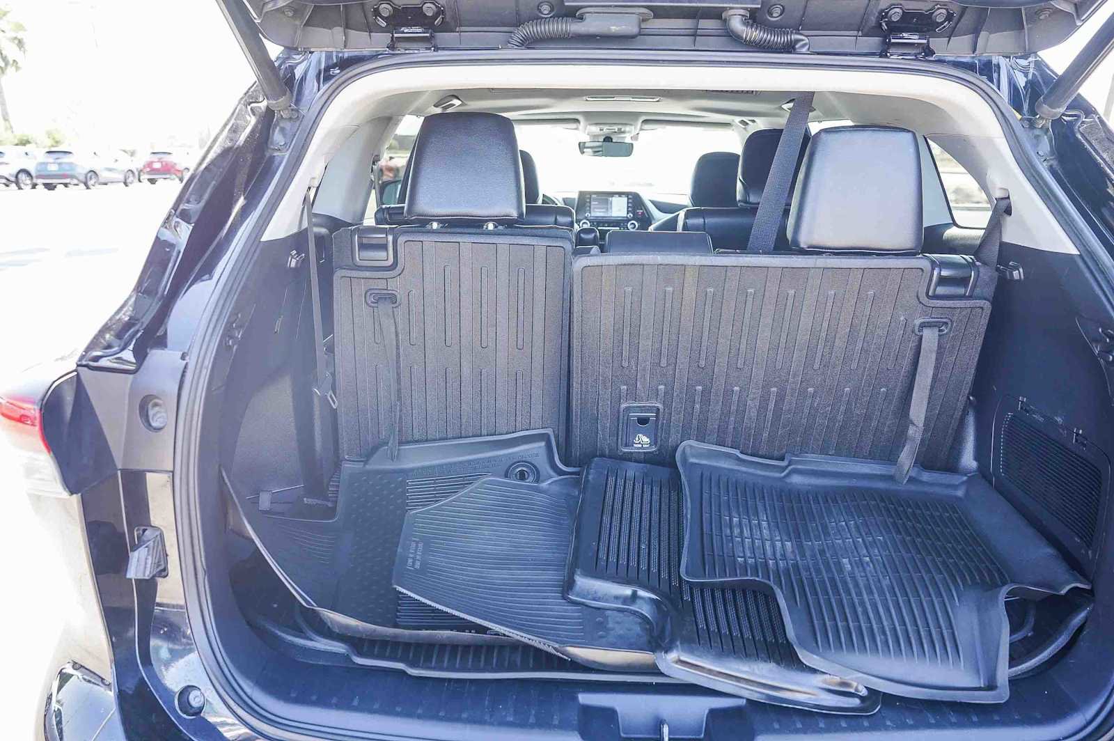 Used 2021 Toyota Highlander XLE image 29