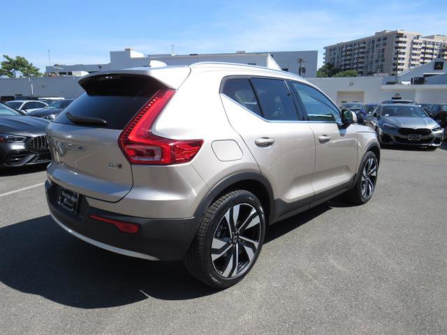 Used 2024 Volvo XC40 B5 Ultimate w/ Climate Package AWD/4WD image 4