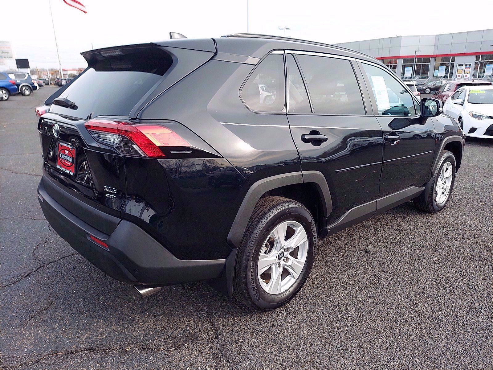 Certified 2019 Toyota RAV4 XLE image 7