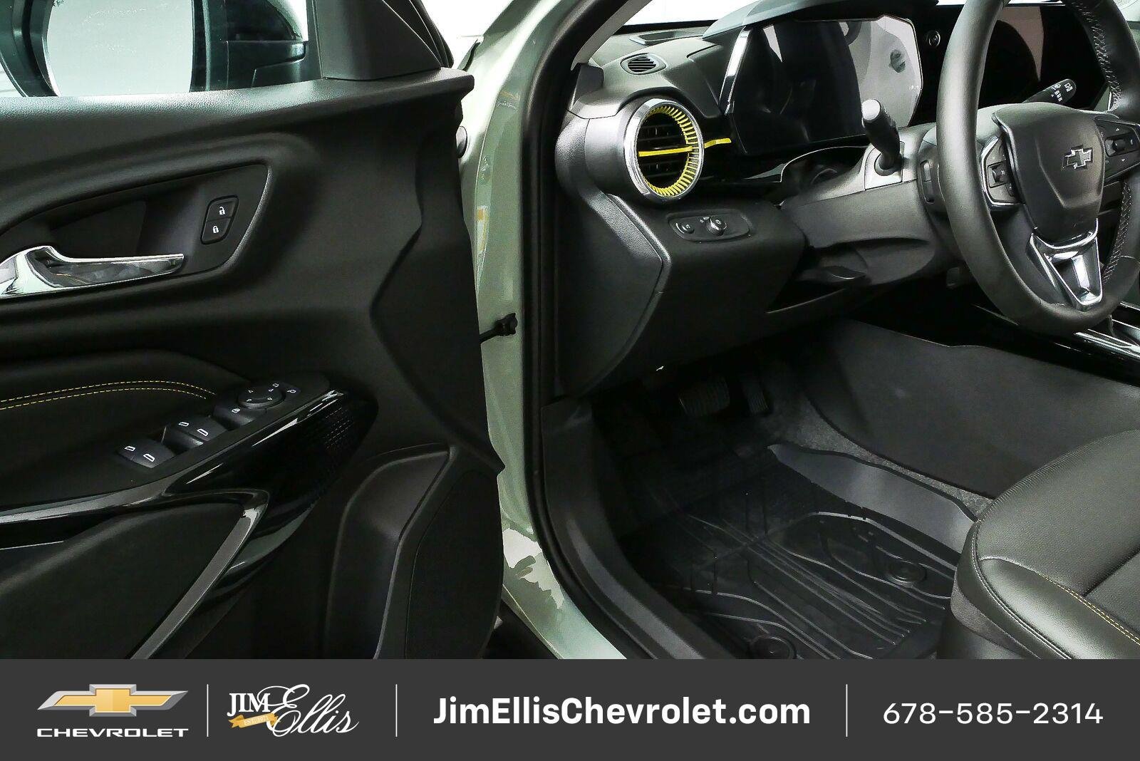 New 2026 Chevrolet Trax ACTIV w/ Sunroof Package FWD image 7