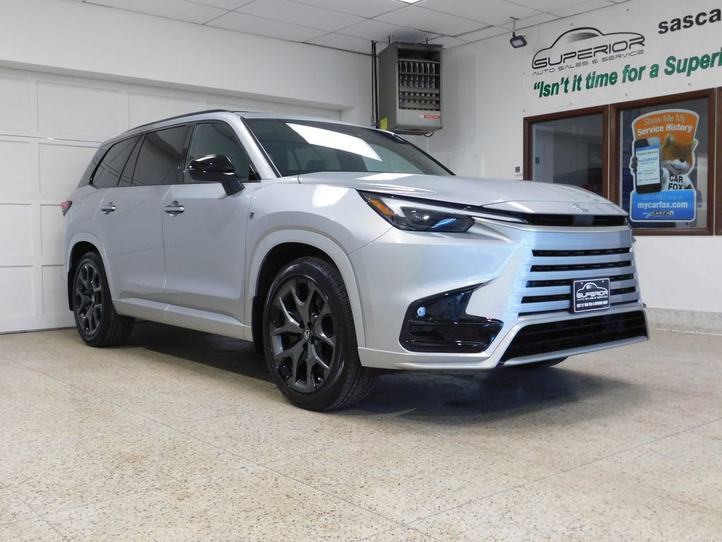 Used 2026 Lexus TX 500h AWD image 4