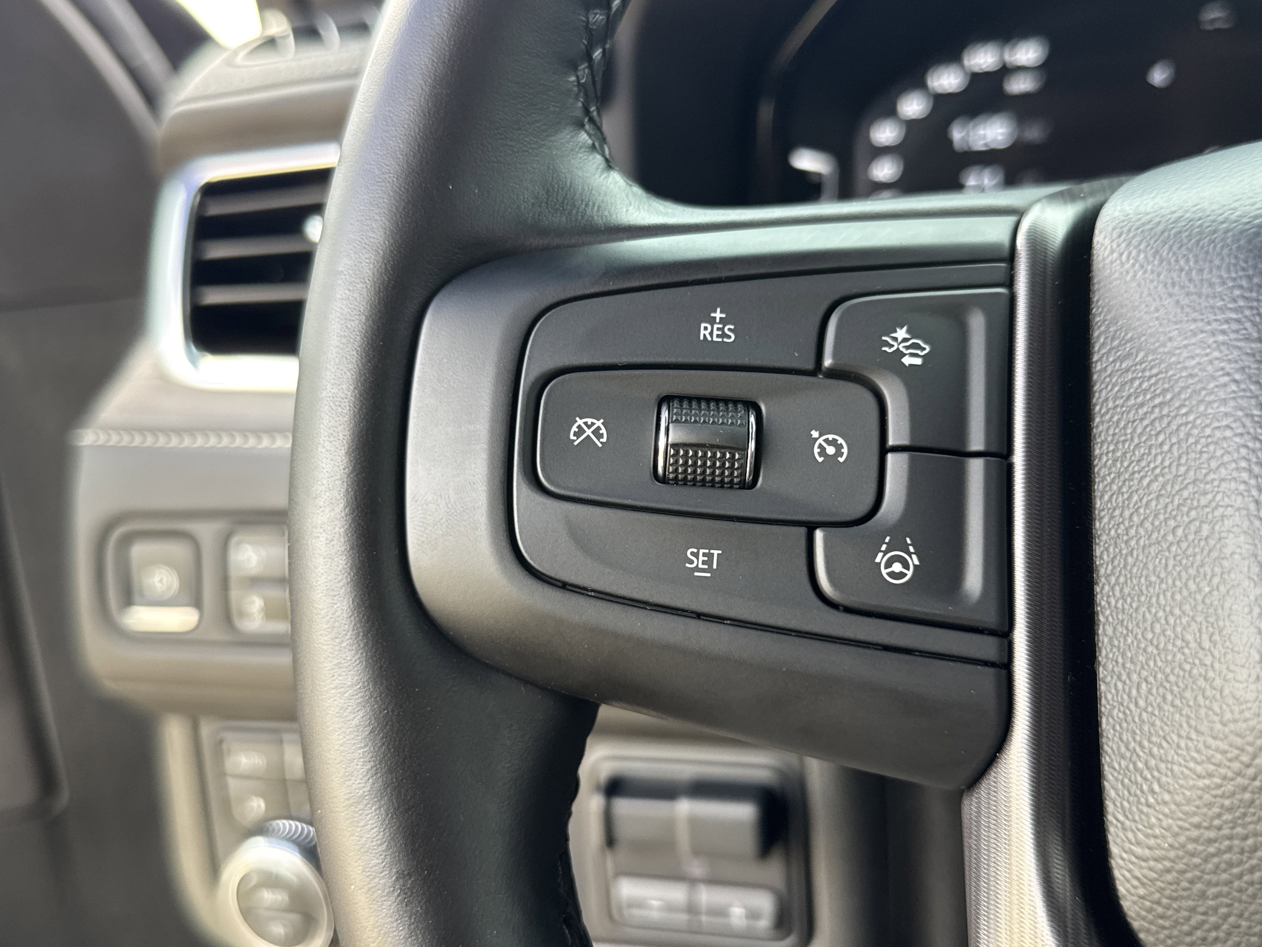 Used 2024 GMC Yukon Denali Ultimate image 20