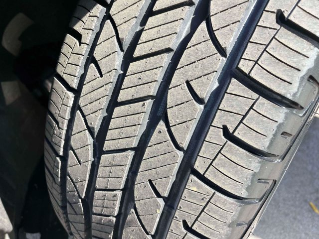 Used 2024 Ford Explorer XLT w/ Equipment Group 202A RWD image 12