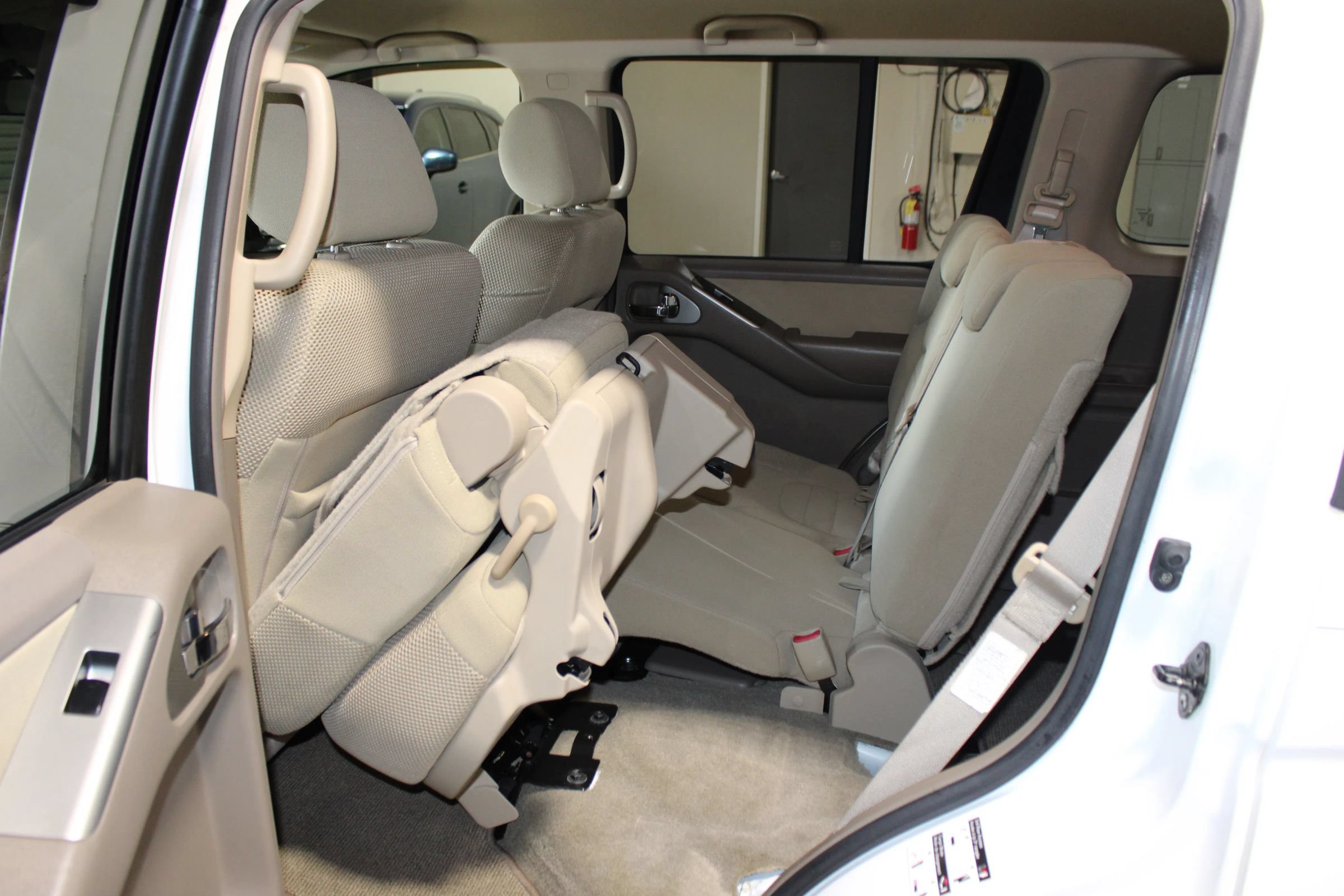 Used 2008 Nissan Pathfinder S RWD image 23