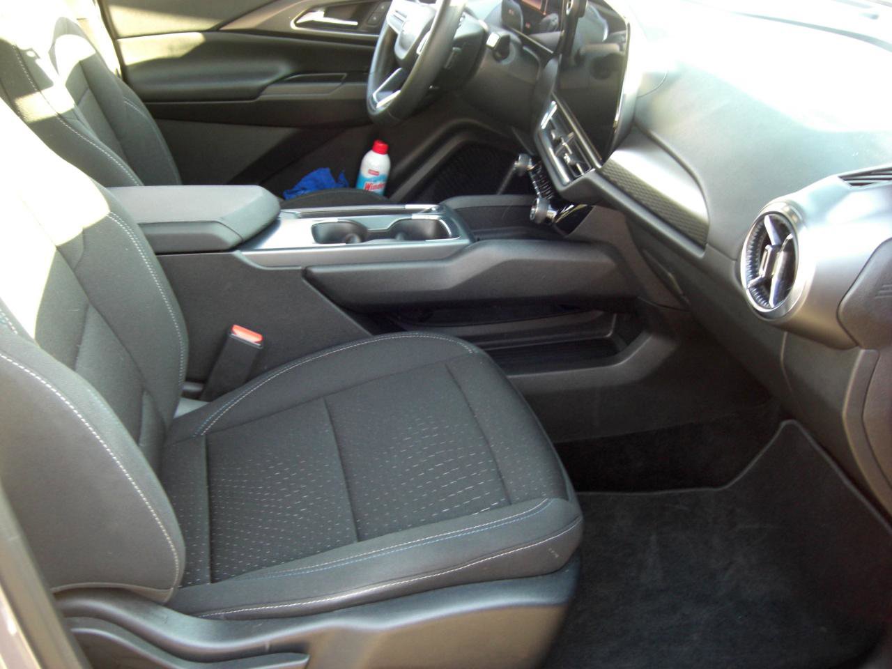 Used 2025 Chevrolet Equinox EV LT image 12