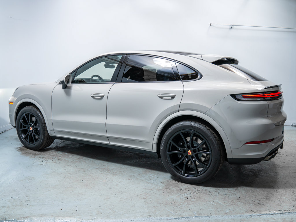 Used 2026 Porsche Cayenne Coupe AWD/4WD image 2