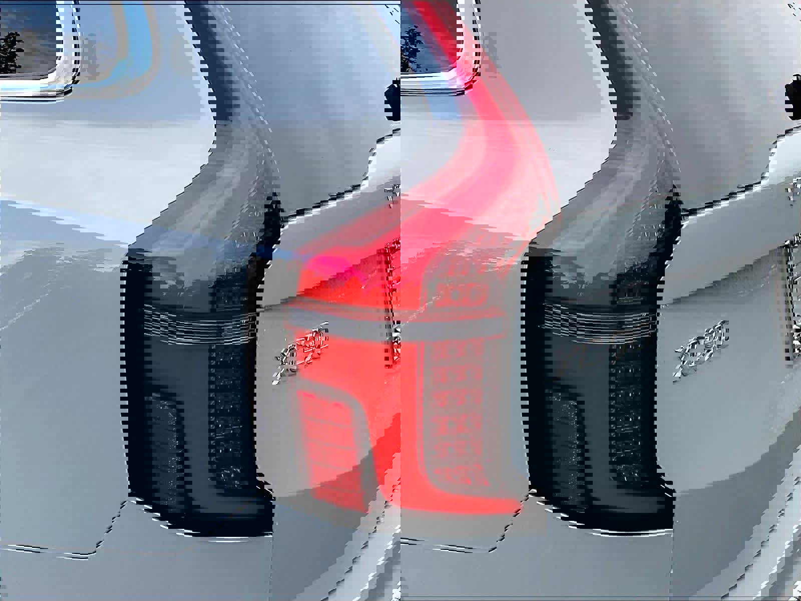 New 2026 Volvo XC90 B5 Plus w/ Protection Package image 25