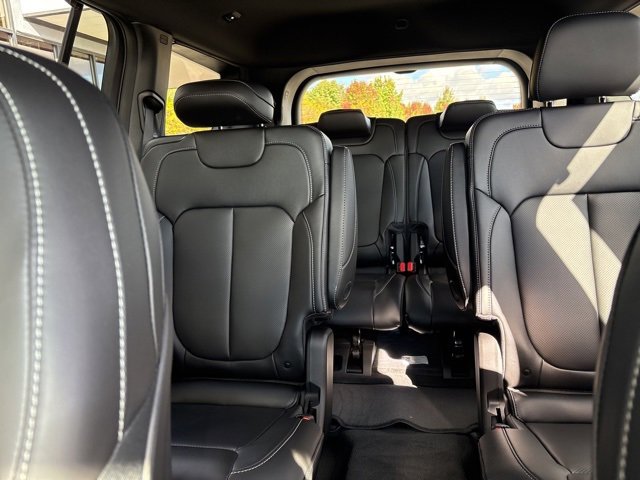 New 2025 Jeep Grand Cherokee L Limited image 17