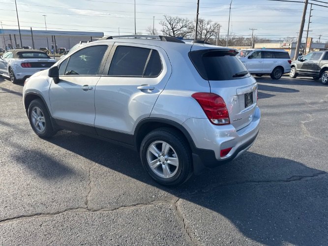 Used 2022 Chevrolet Trax LT w/ LT Convenience Package image 3