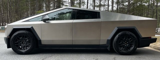 Used 2024 Tesla Cybertruck AWD Crew Cab image 4