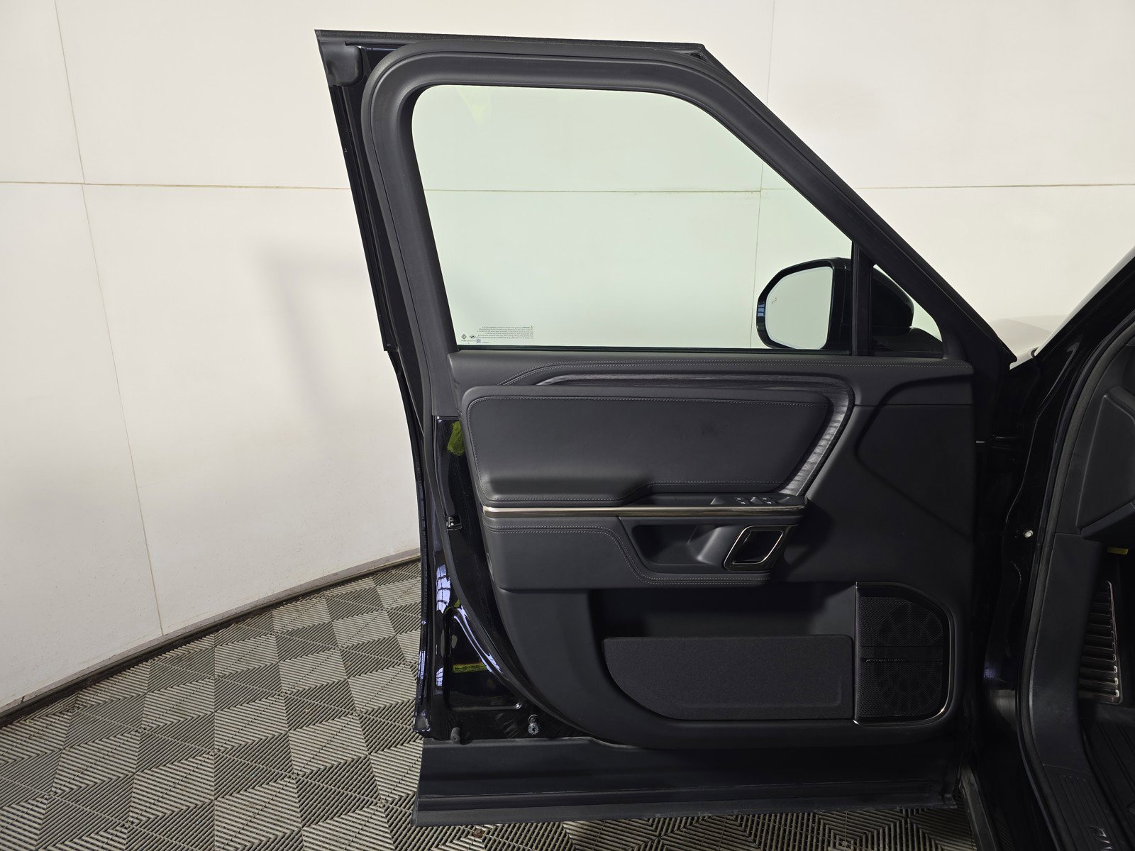 Used 2022 Rivian R1S Launch Edition image 16