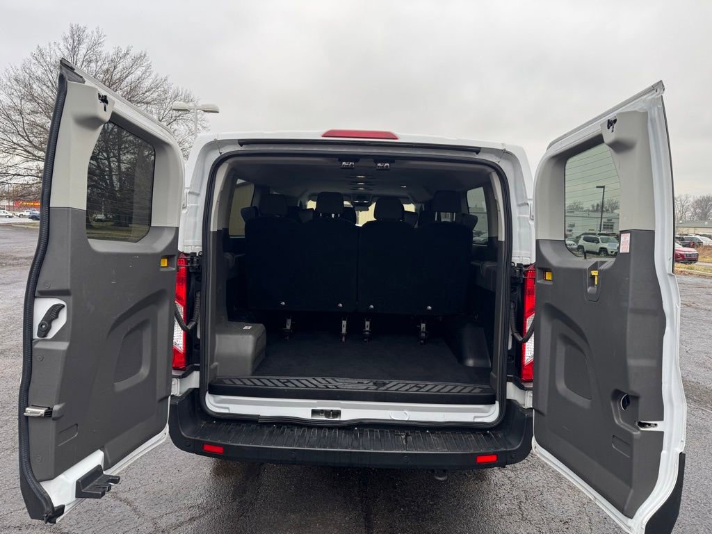 Used 2023 Ford Transit 350 XLT image 12