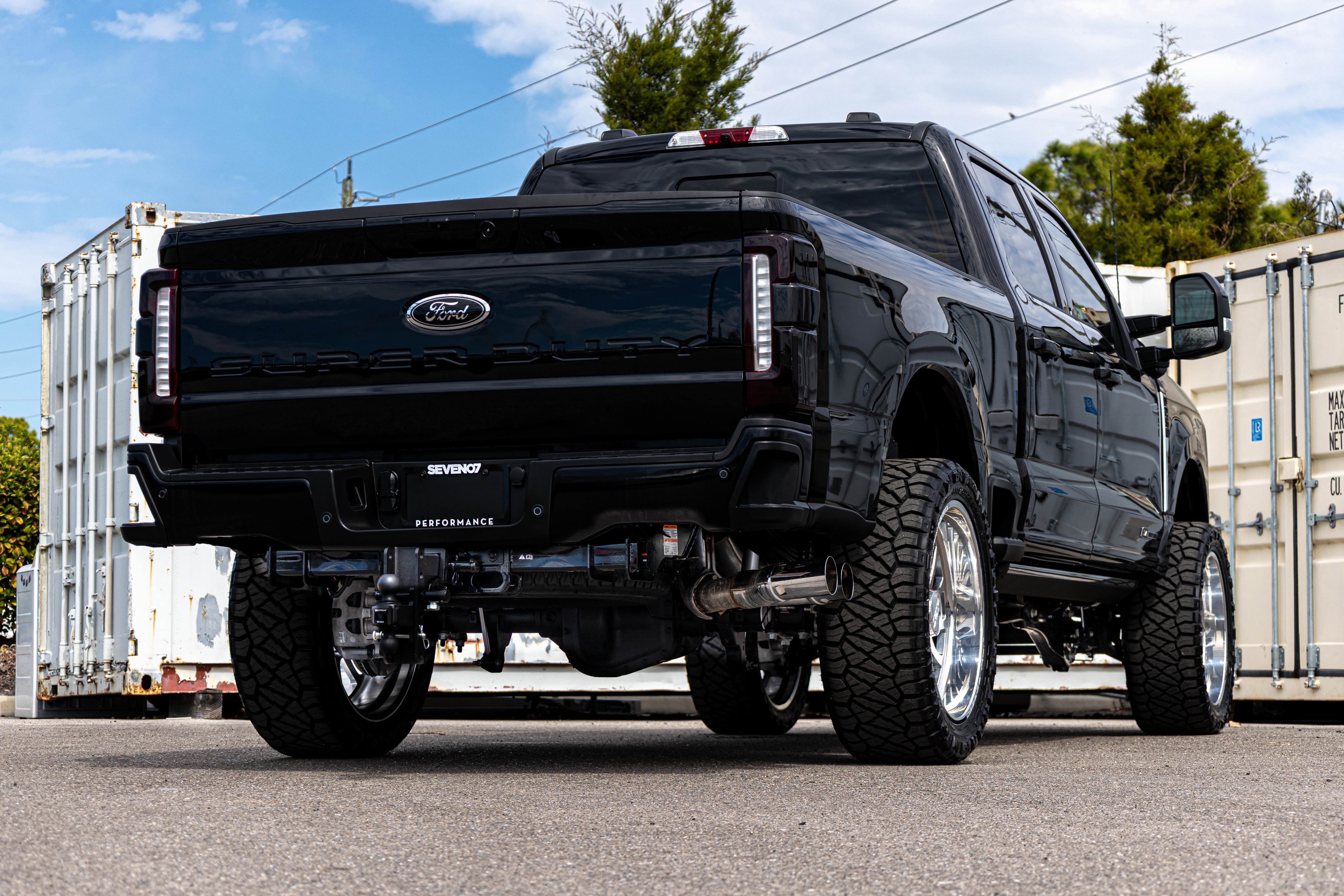 New 2025 Ford F250 Lariat w/ Lariat Ultimate Package AWD/4WD video 3