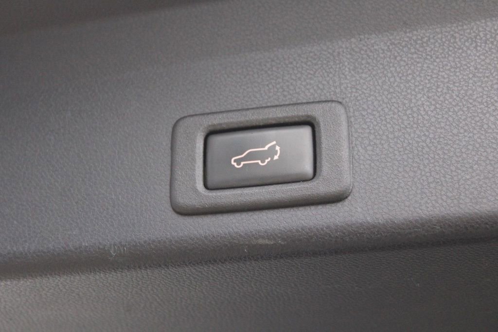 Used 2019 Subaru Ascent Limited image 12