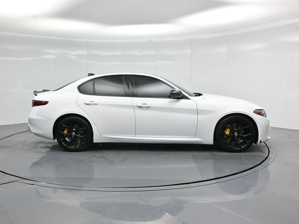 Used 2021 Alfa Romeo Giulia Ti w/ Nero Edizione image 27