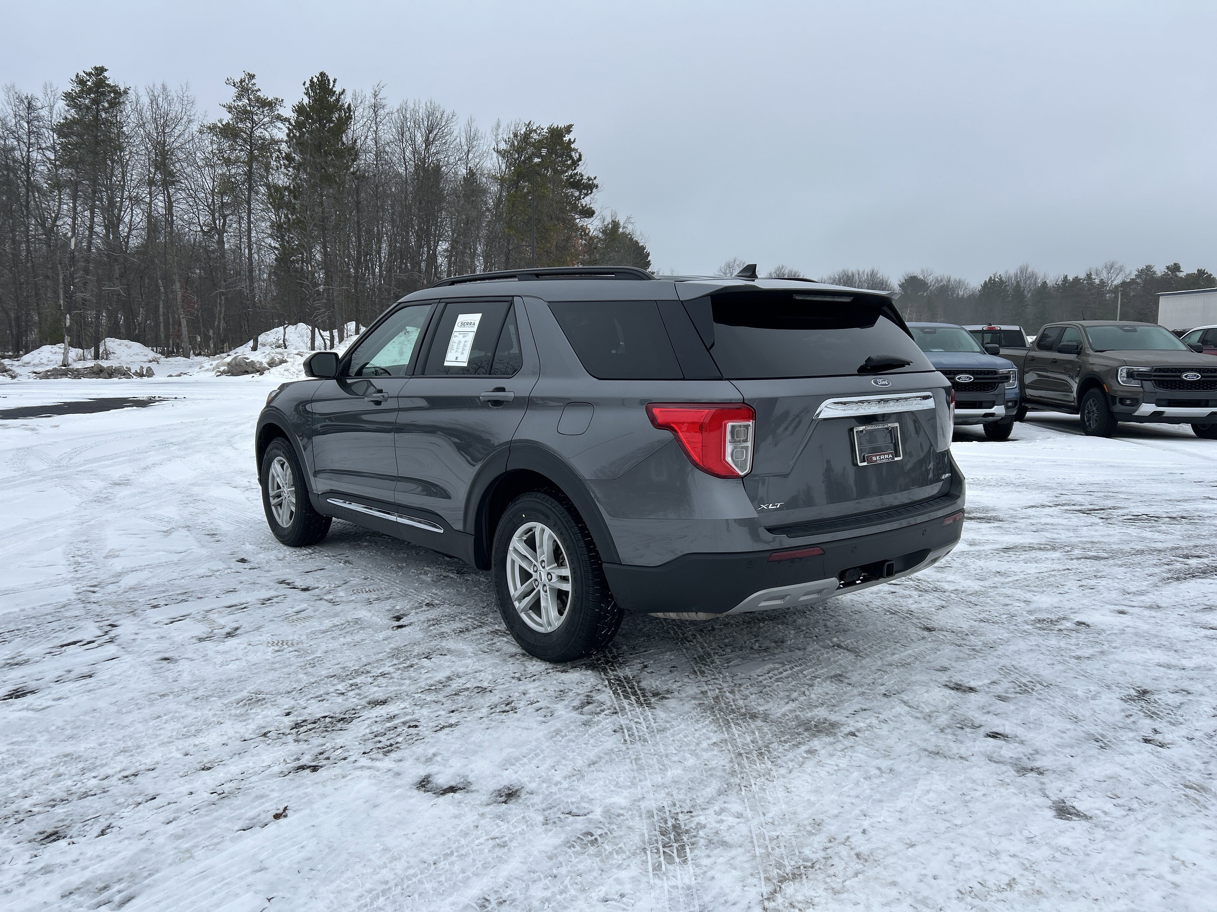 Certified 2022 Ford Explorer XLT w/ Equipment Group 202A image 6