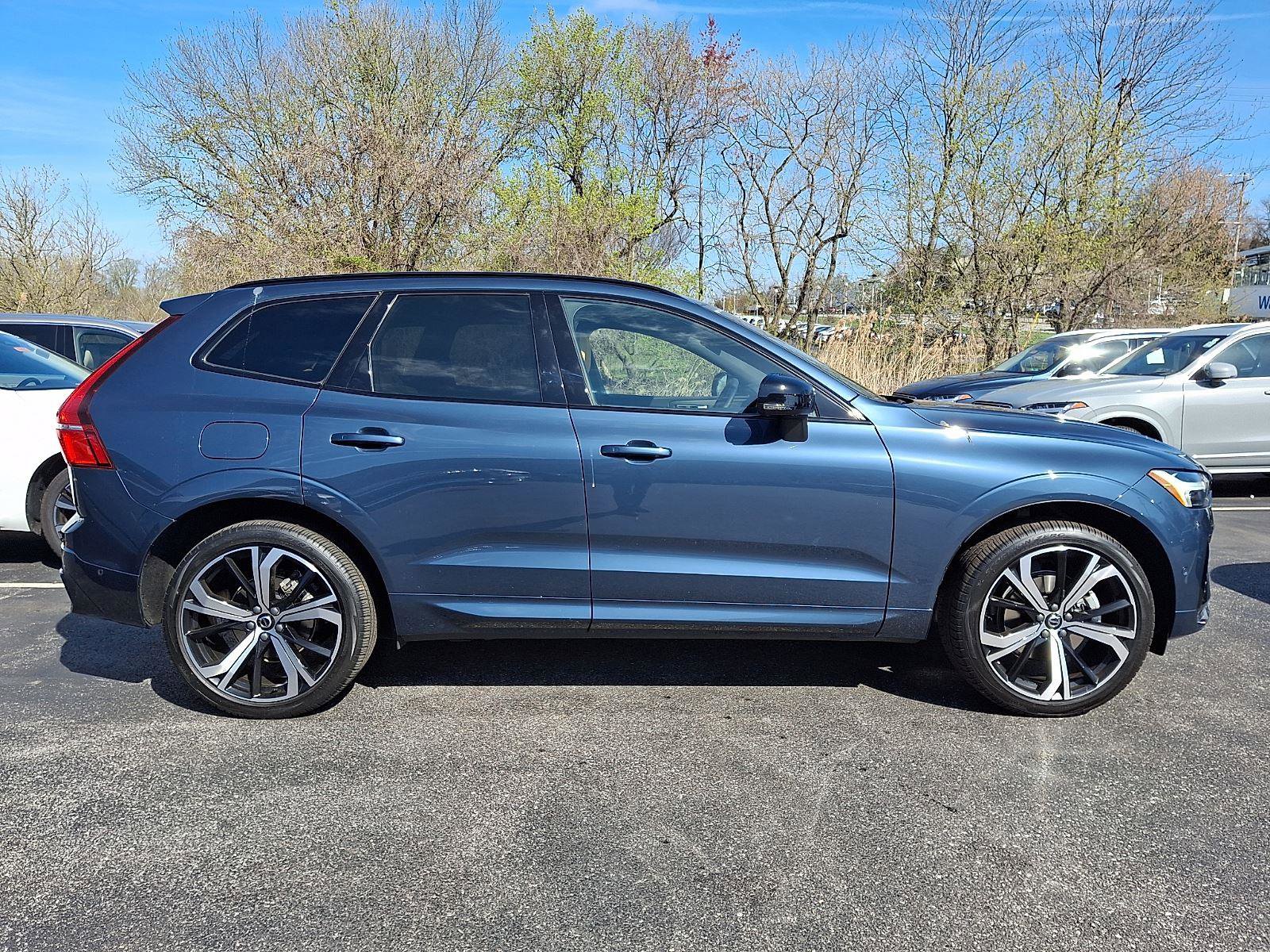 Certified 2024 Volvo XC60 B5 Ultimate w/ Protection Package Premier AWD/4WD image 7