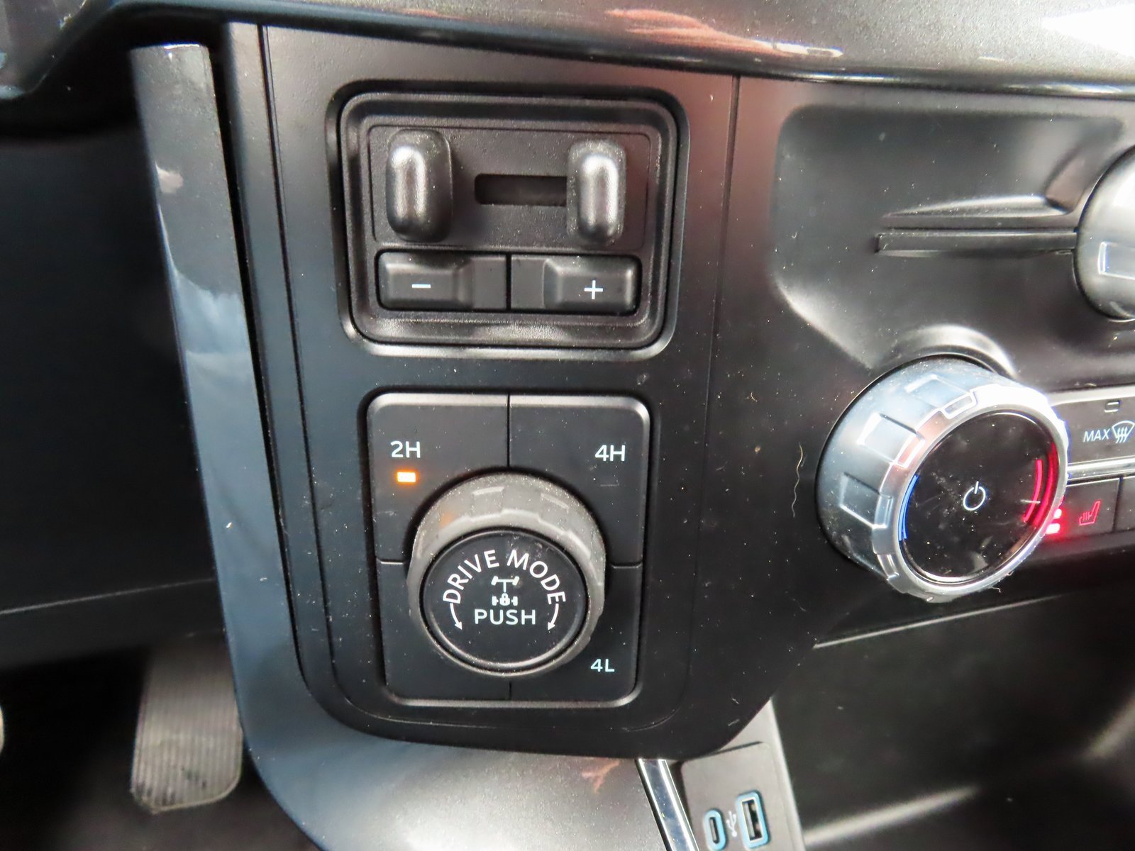 Used 2023 Ford F150 XLT w/ Equipment Group 302A High image 28