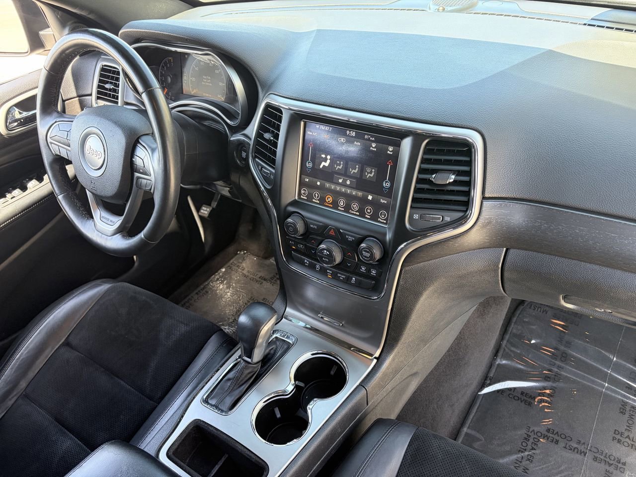 Used 2018 Jeep Grand Cherokee Altitude RWD image 12