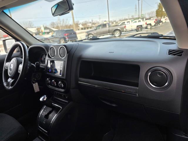 Used 2015 Jeep Patriot Latitude FWD image 23