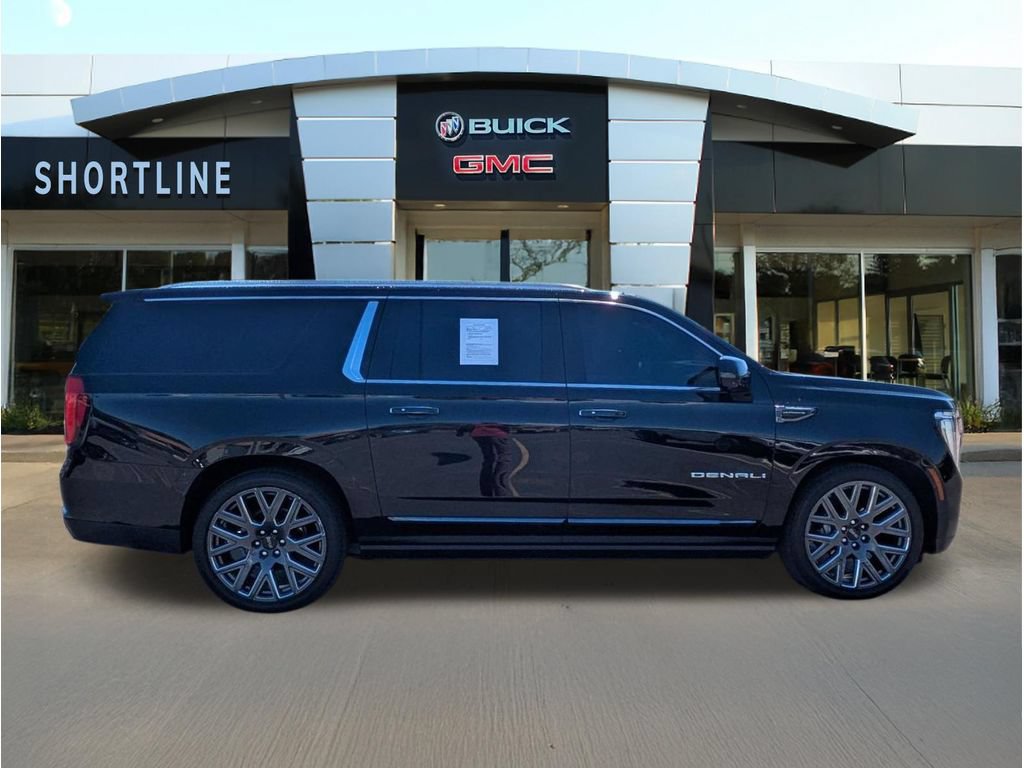 Used 2026 GMC Yukon XL Denali Ultimate w/ LPO, Floor Liner Package AWD/4WD image 2