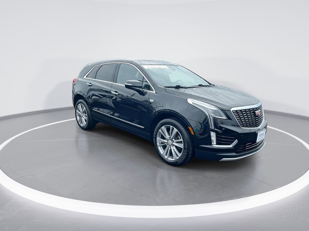 Used 2024 Cadillac XT5 Premium Luxury AWD/4WD image 2