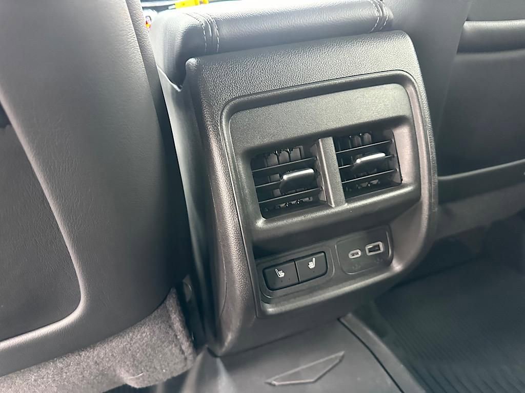 New 2025 Cadillac XT4 Premium Luxury image 17