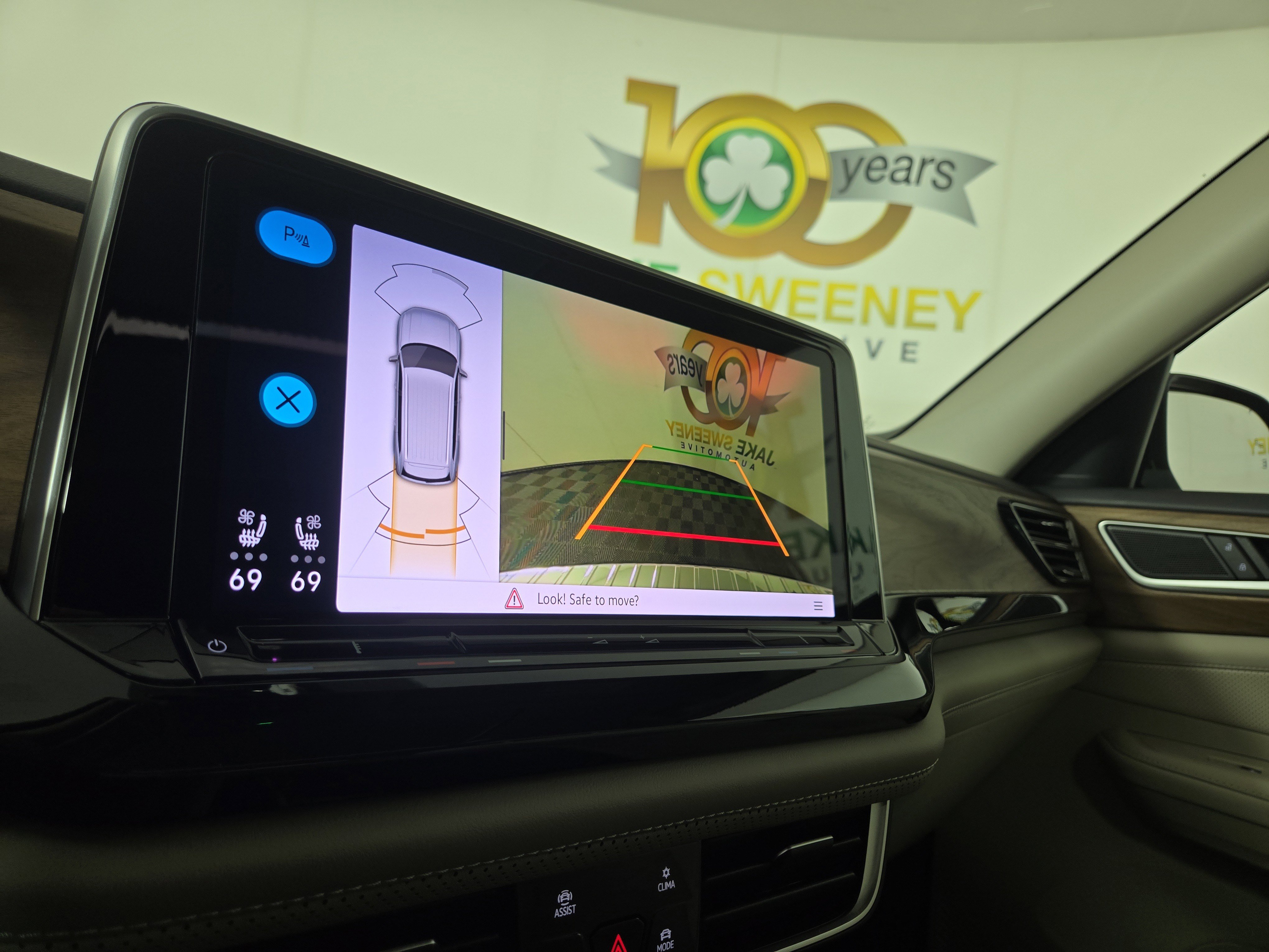 Used 2025 Volkswagen Atlas SE image 21