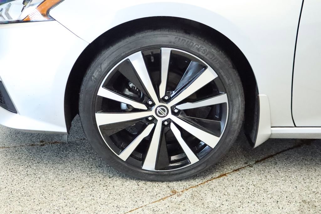 Used 2022 Nissan Altima 2.5 SR FWD image 14