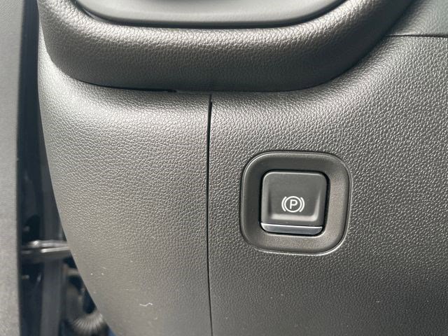 Used 2020 Chevrolet Silverado 1500 Custom w/ Custom Value Package AWD/4WD image 41