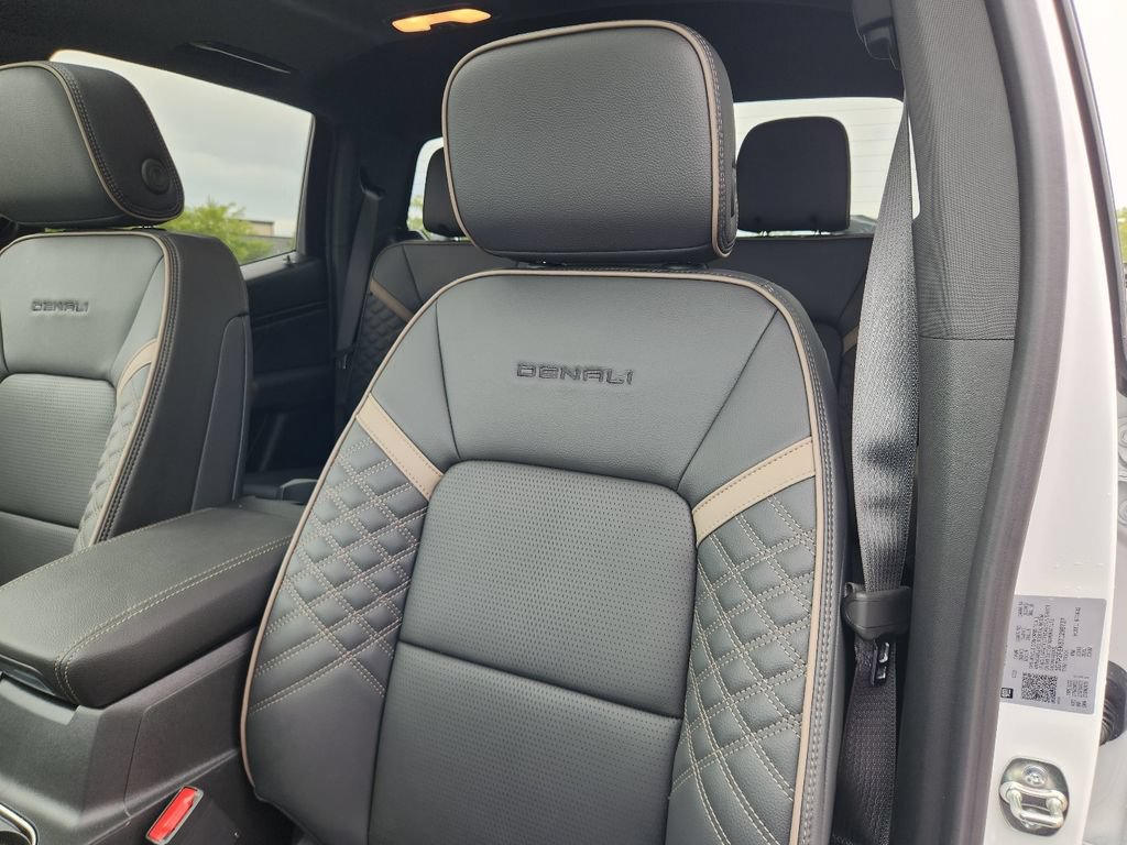 New 2026 GMC Canyon Denali AWD/4WD image 12