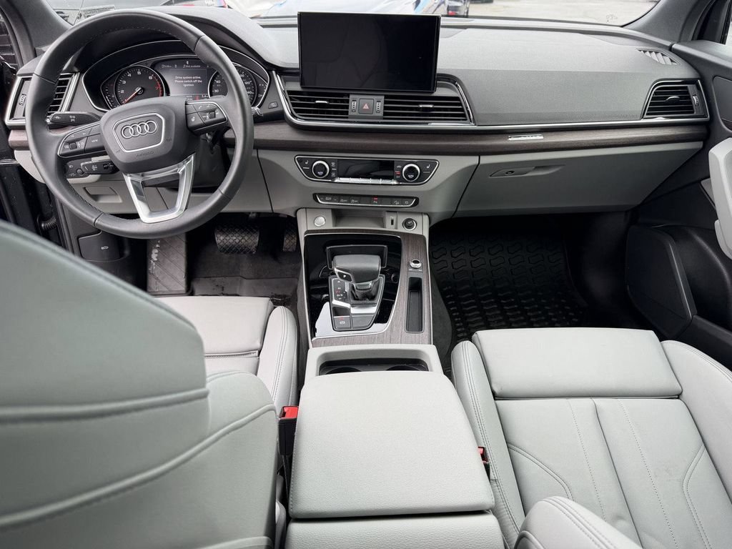 Used 2025 Audi Q5 2.0T Premium AWD/4WD image 19