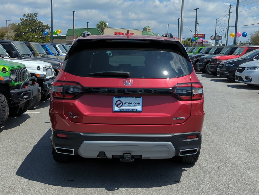 Used 2025 Honda Pilot Touring image 6