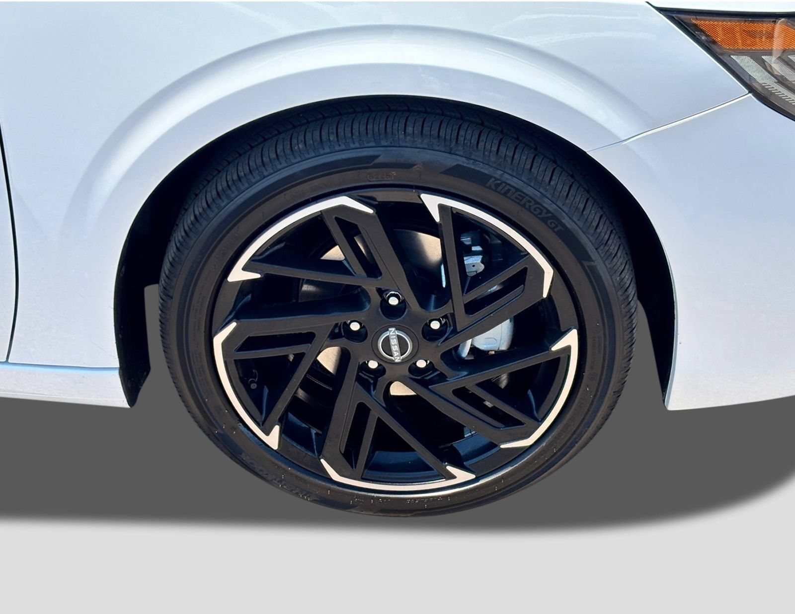 New 2026 Nissan Sentra SR w/ SR Premium Package FWD image 7