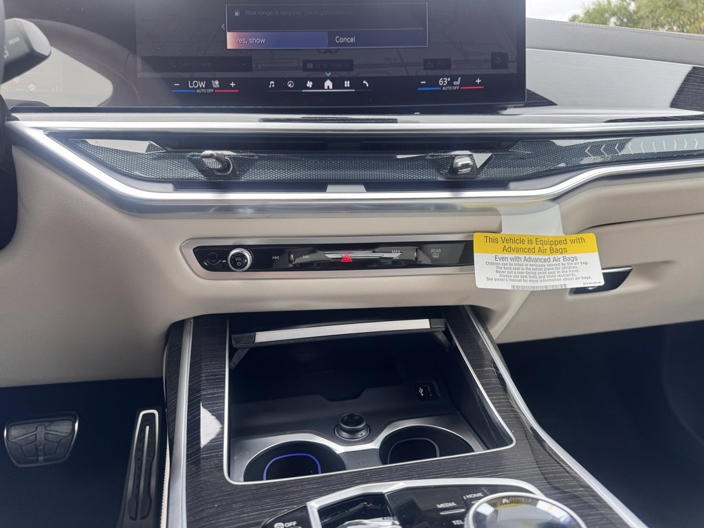 Used 2026 BMW X7 xDrive40i w/ Executive Package image 9