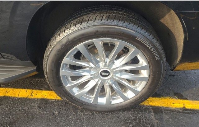 Certified 2024 Cadillac Escalade ESV Premium Luxury w/ Performance Package image 5