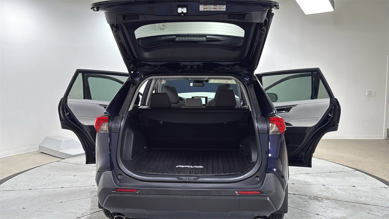 Used 2025 Toyota RAV4 XLE w/ Convenience Package image 16