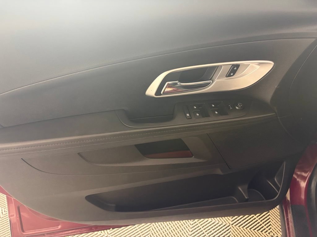 Used 2016 Chevrolet Equinox LTZ FWD image 11