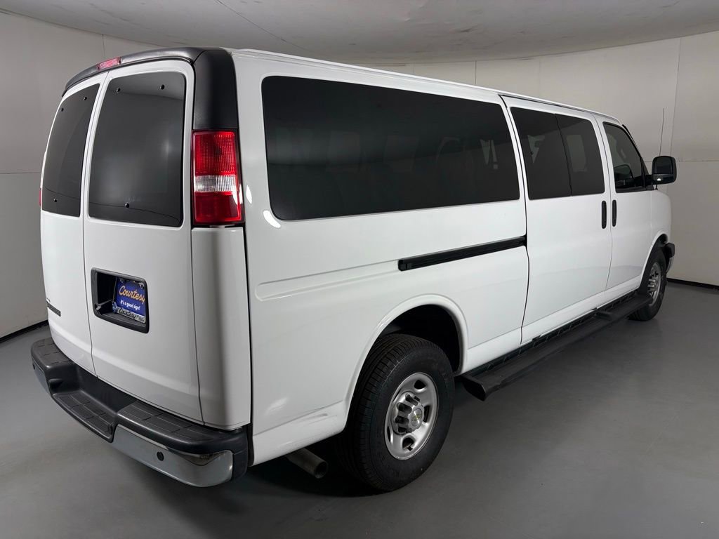 Used 2023 Chevrolet Express 3500 LT w/ LT Preferred Equipment Group image 10