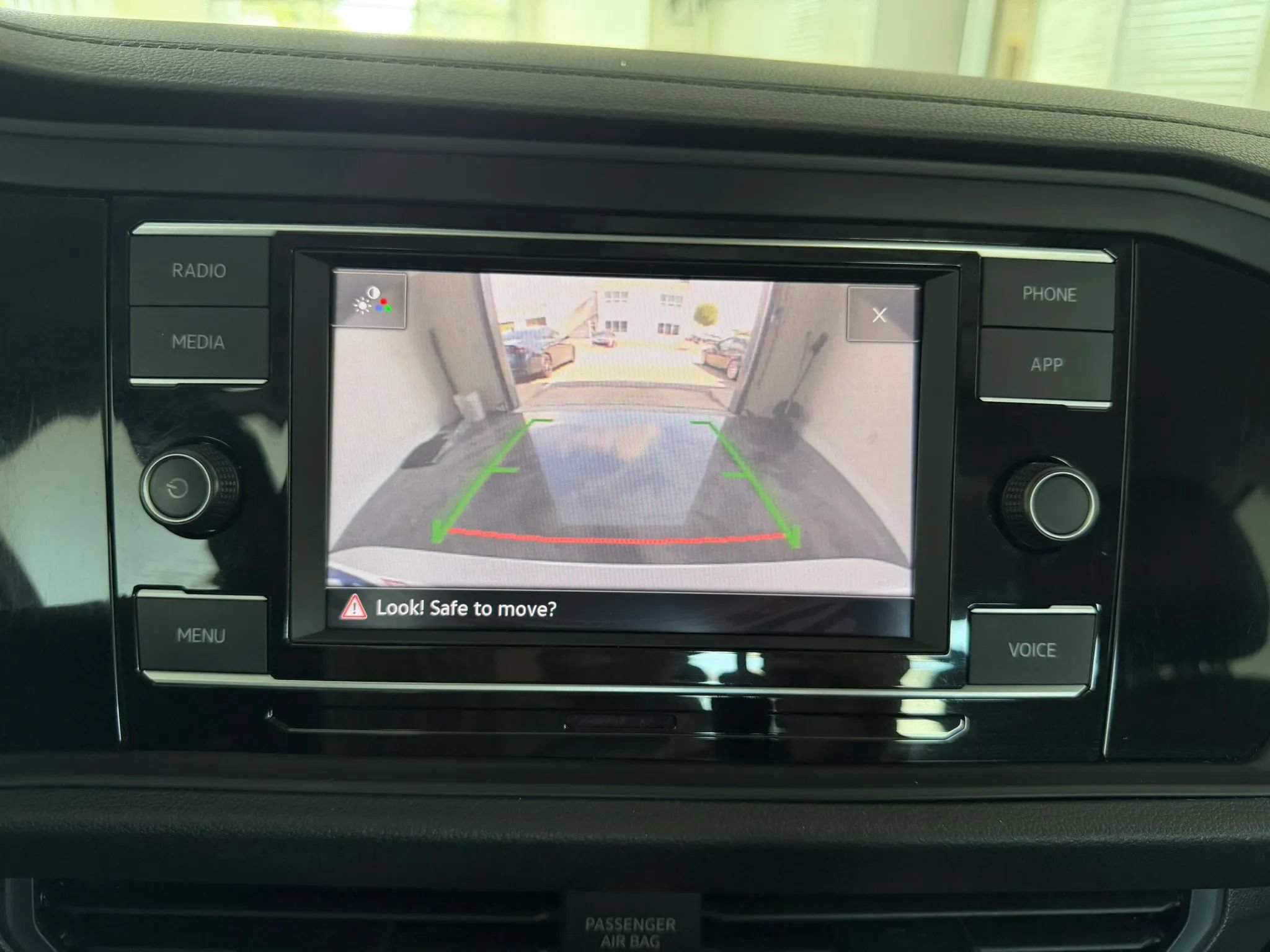 Used 2023 Volkswagen Jetta SE w/ Panoramic Sunroof Package FWD image 27
