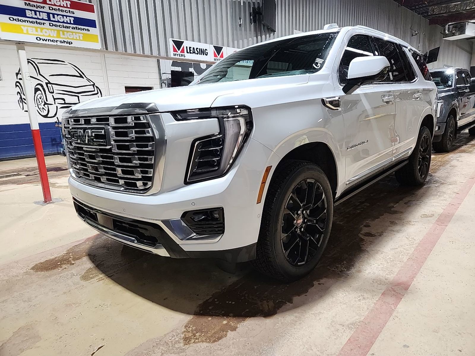 Used 2026 GMC Yukon Denali w/ Sun & Power Step Package image 1