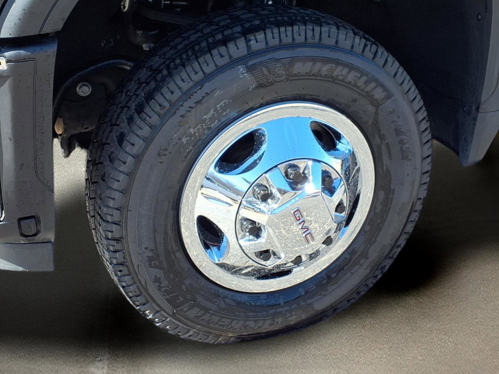 Used 2024 GMC Sierra 3500 SLT w/ SLT Premium Package image 28