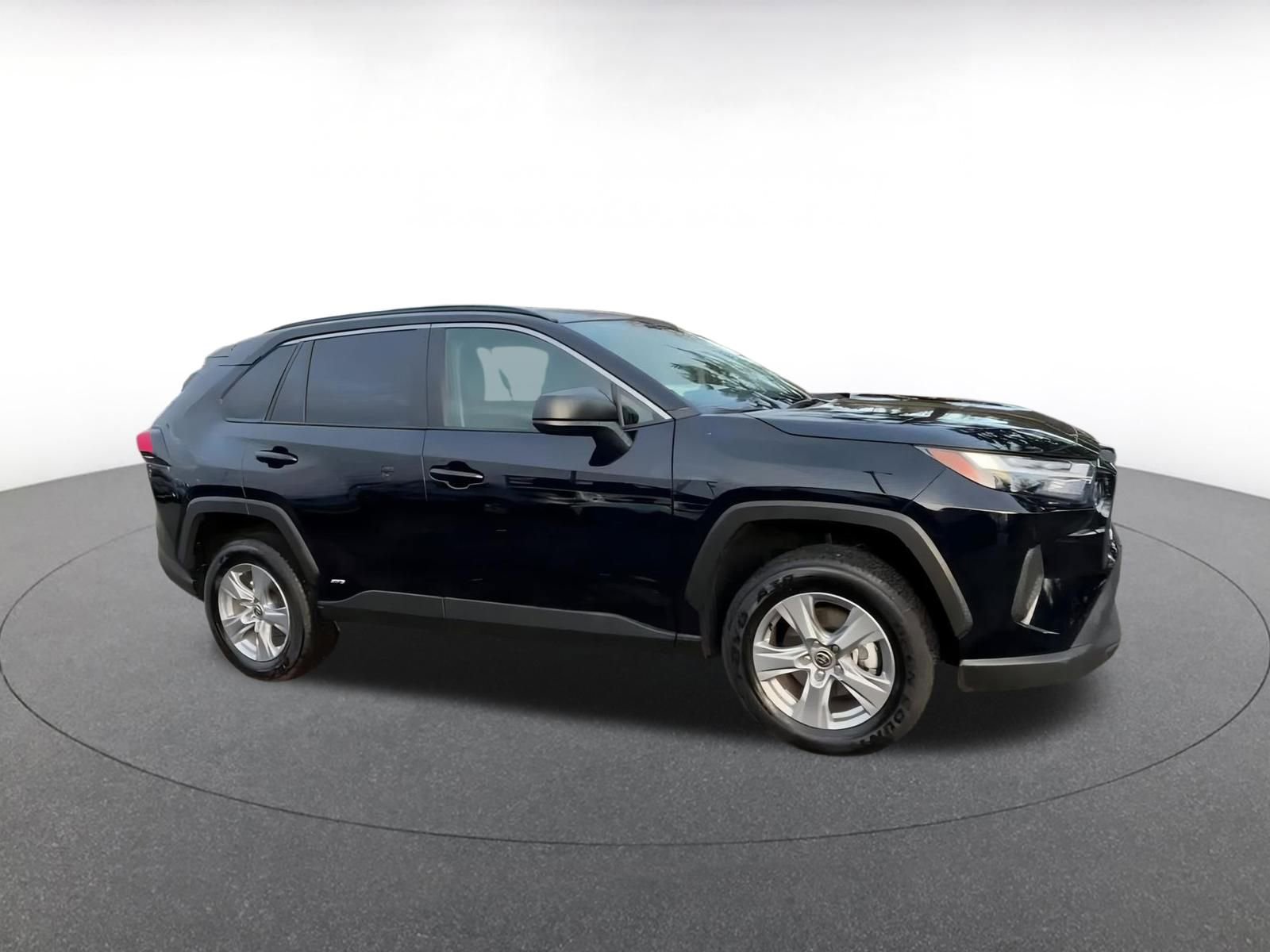 Used 2025 Toyota RAV4 LE video 2