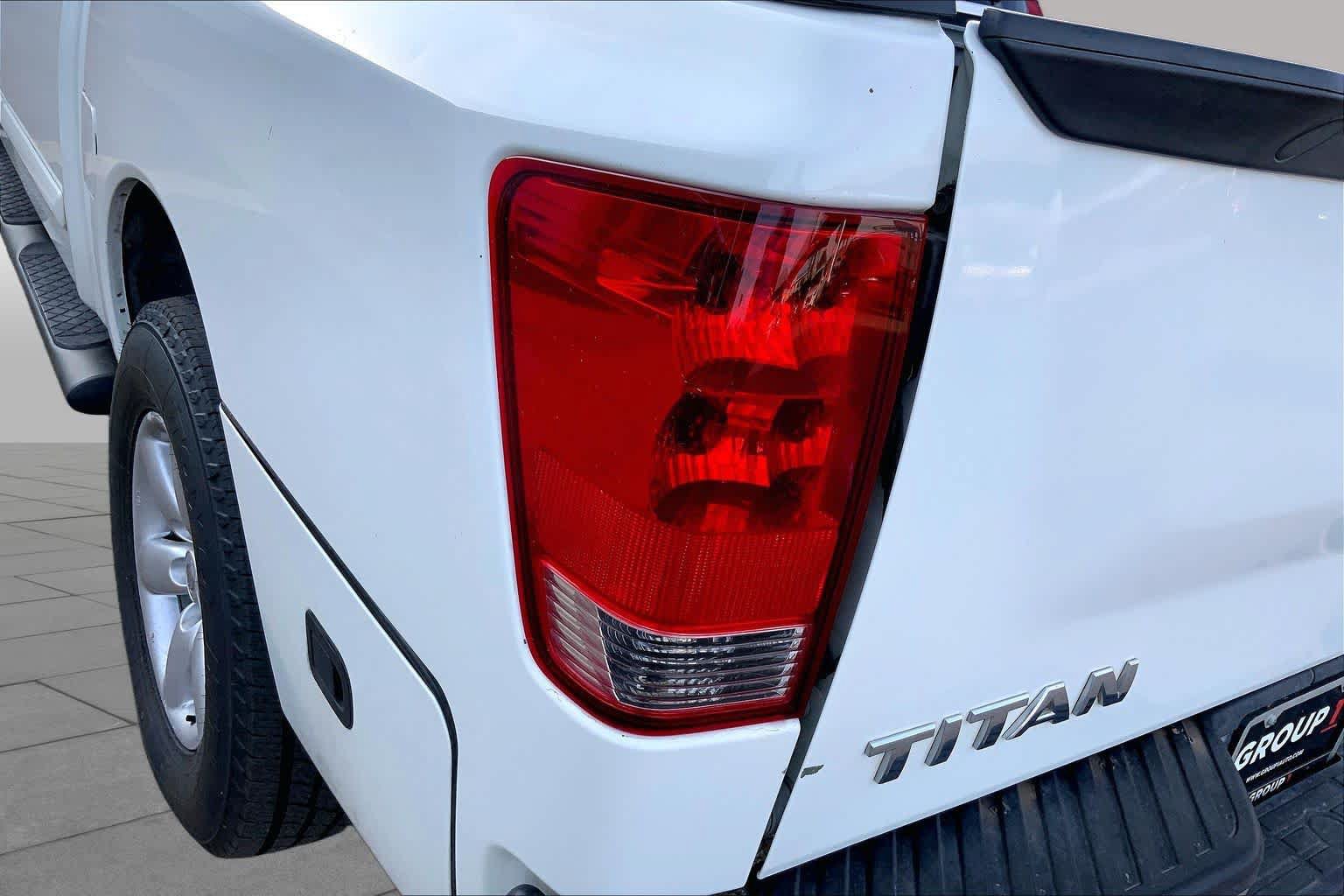 Used 2013 Nissan Titan SV w/ SV Premium Utility Pkg RWD image 28