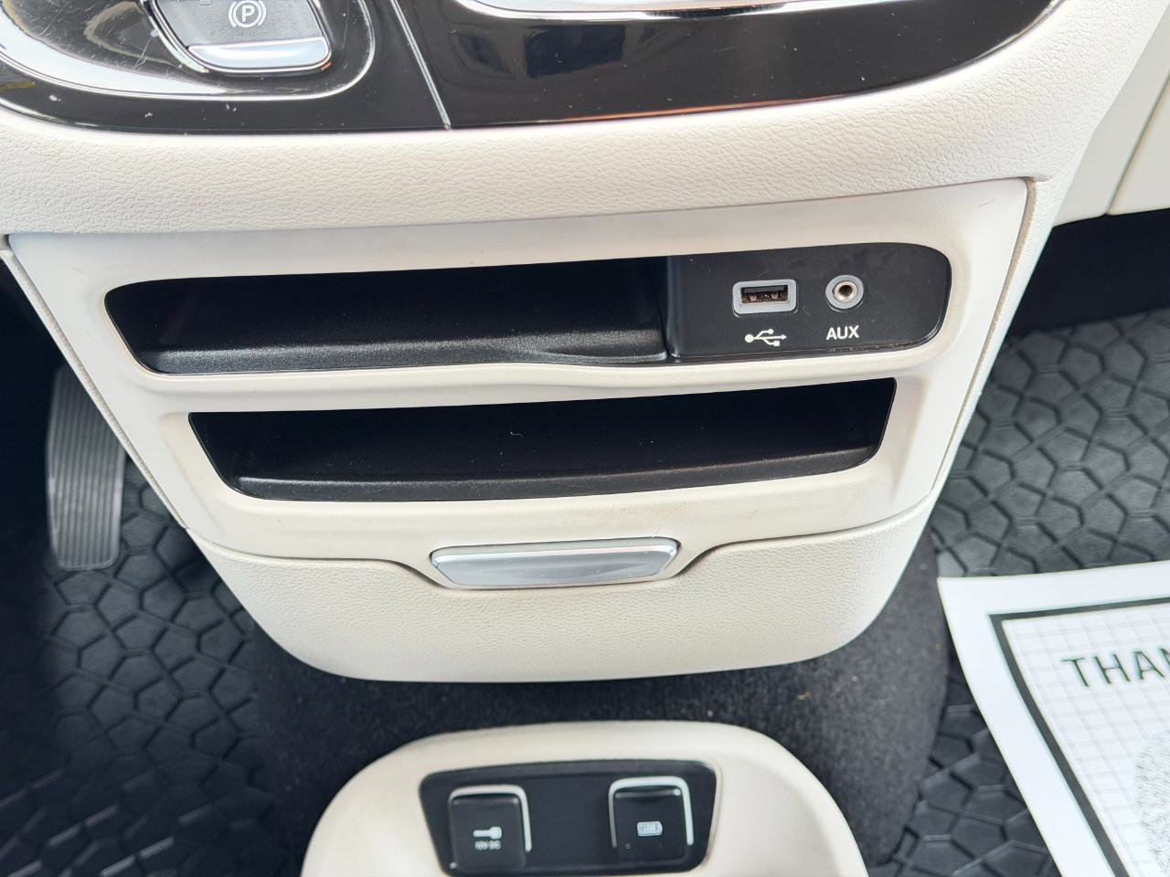 Used 2018 Chrysler Pacifica Touring-L FWD image 60
