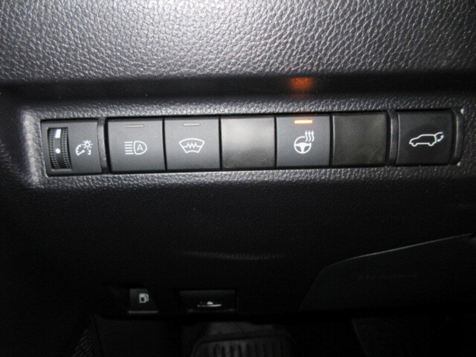 Used 2025 Toyota RAV4 XSE image 12