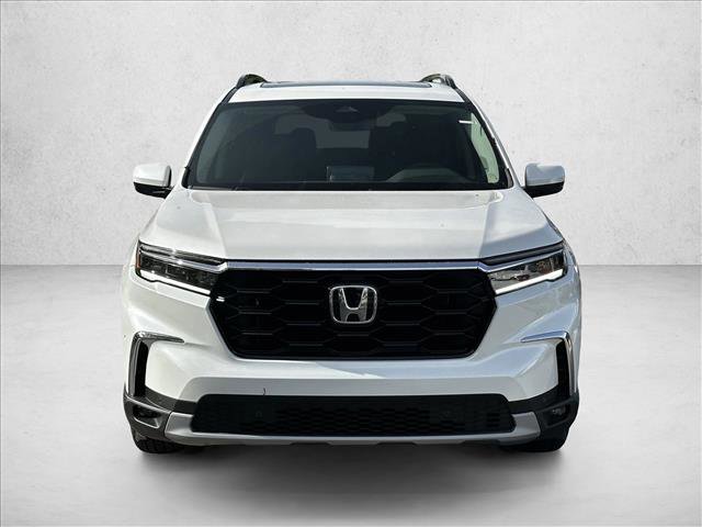 New 2025 Honda Pilot Touring image 6
