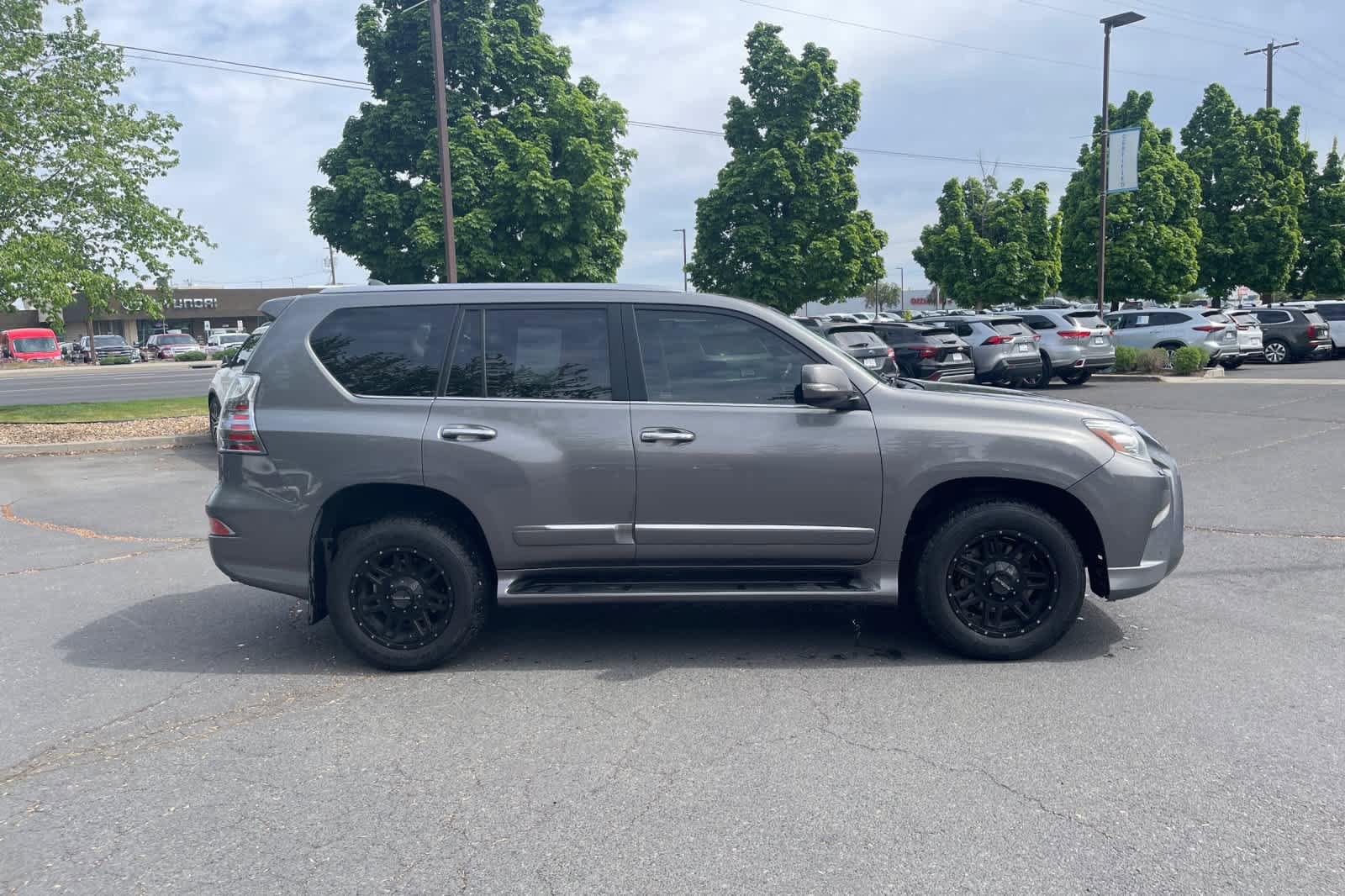 Used 2014 Lexus GX 460 w/ Premium Package AWD/4WD image 6