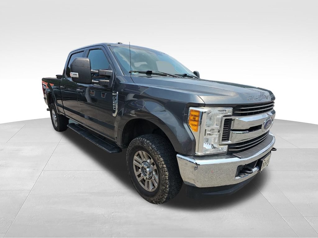 Used 2017 Ford F250 XLT AWD/4WD image 3