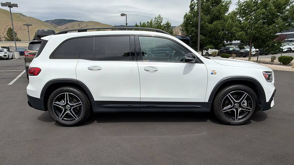 Used 2023 Mercedes-Benz GLB 250 4MATIC image 2